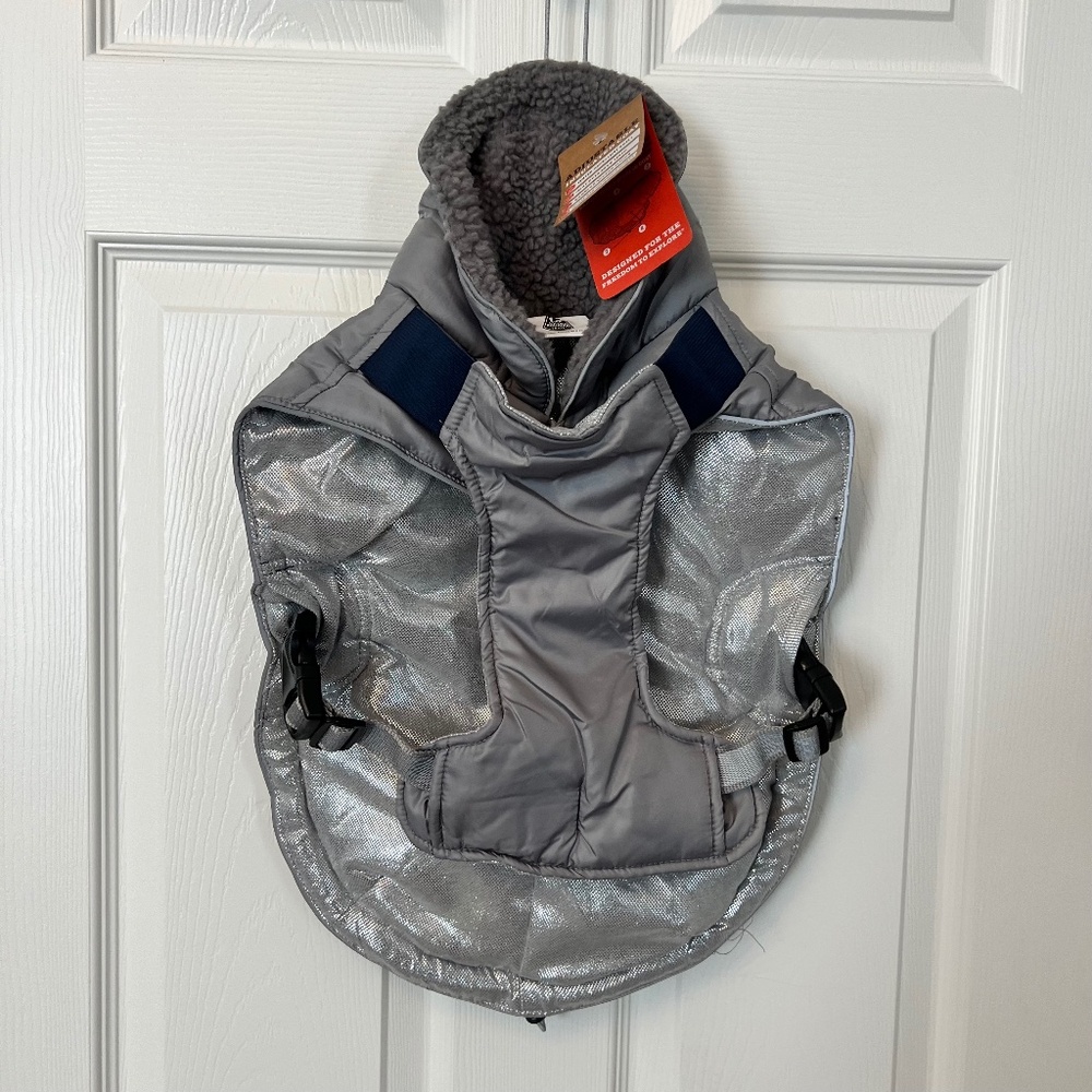 NWT Arcadia Trail Ultra Adjustable Insulated Dog Coat Sherpa Collar size M